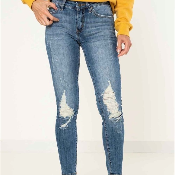 KanCan Light Wash Distressed Skinny Jean - Picture 1 of 11